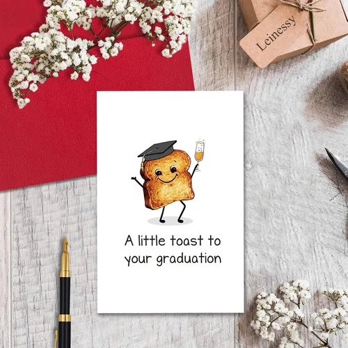 Vista 5 de Leinessy Linda tarjeta de graduación de brindis, tarjeta de felicitación con sobre, tarjeta de juego de palabras "A Little Toast to Your Graduation
