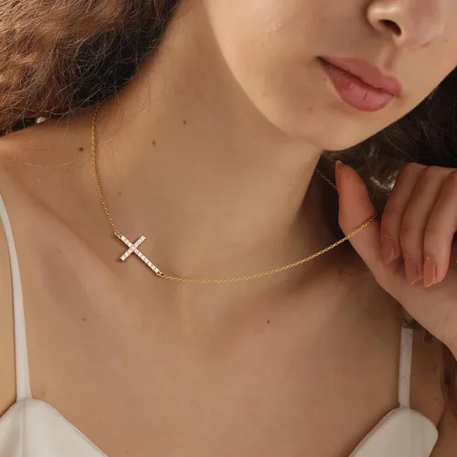 Vista 34 de Collar de cruz para mujeres y niñas, delicado chapado en oro de 14 quilates, gargantilla con dije de cruz que no se deslustra, impermeable, moderno