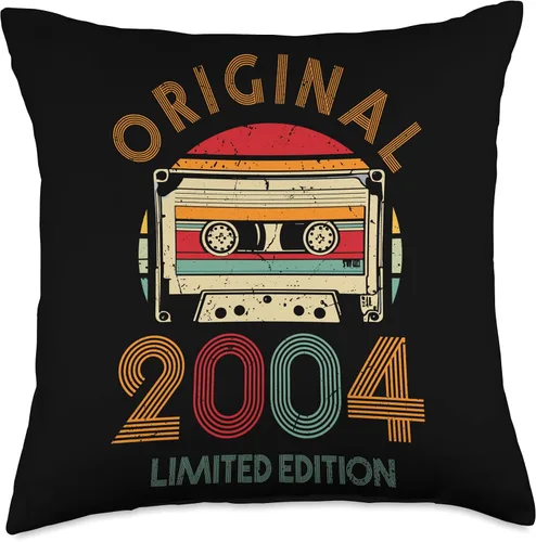 Vista 4 de Retro Limited Edition 2004 Cassette Tape 22nd Birthday Throw Pillow