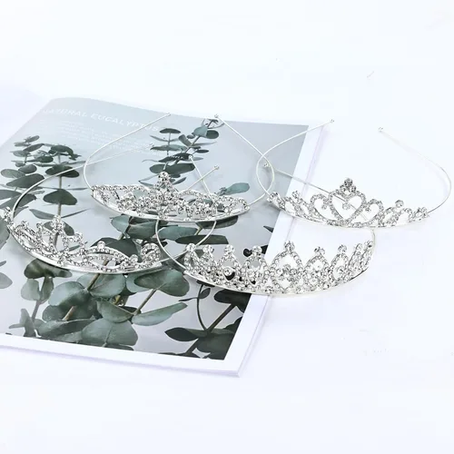 Vista 6 de Cinaci Paquete de 8 Diademas de Corona de Metal Plateado con Purpurina Brillante de Diamantes de Imitación para Boda, Baile de Graduación, Fiesta