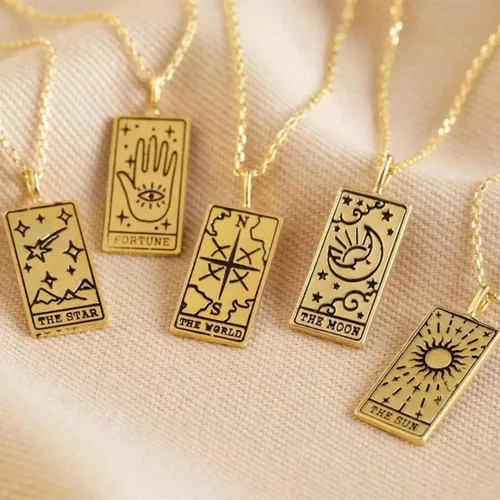 Vista 4 de Collar con colgante de tarjeta de tarot, amuleto de astrología, tarot, sol, luna, estrella, Fátima, ojo de mano, brújula, corazón, león, clavícula