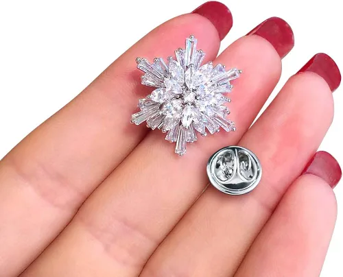 Vista 3 de OKA Broche de copo de nieve de cristal austriaco transparente, elegante broche de cristal blanco para mujer, Cobre