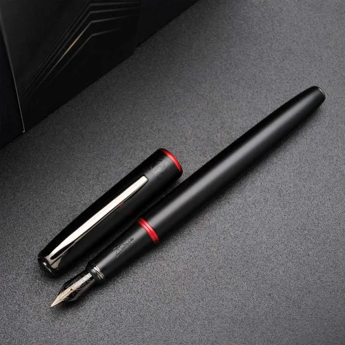 Vista 2 de czxwyst Picasso 916 Malage - Pluma estilográfica, caja original, nueva versión (rojo apagado, punta media, 0.028 in)