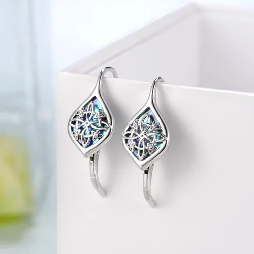 Vista 2 de Aretes de nudo de bruja celta de plata de ley 925, aretes de bruja de concha de abulón, aretes celtas con nudo de bruja, regalos de joyería