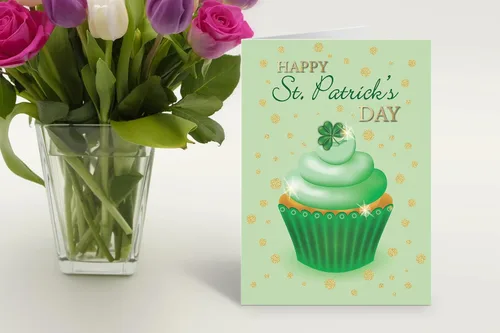 Vista 6 de Stonehouse Collection Surtido de tarjetas de felicitación del día de San Patricio, tarjetas irlandesas de la suerte, trébol, duende, decoraciones