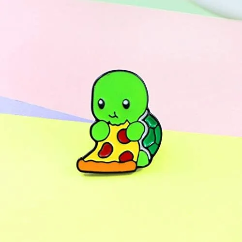 Vista 6 de Broches lindos de tortuga verde para mujeres y niñas, tortuga introvertida comiendo pizza joyería para niños bolsa camisa solapa esmalte alfileres