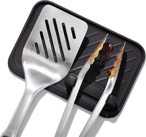Vista 10 de OXO Good Grips - Herramientas de asar a la parrilla, reposo, color negro