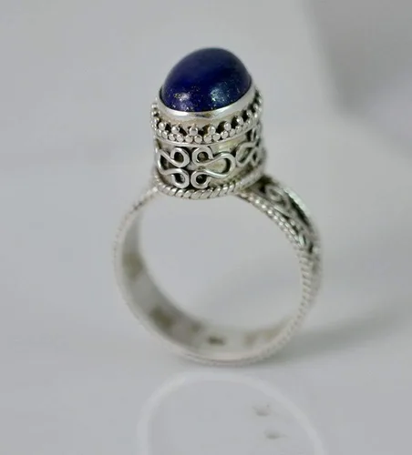 Vista 5 de Navya Craft Lapis Lazuli Ring, 925 Sterling Silver Handmade Statement Promise Ring for Women, Natural Lapis Lazuli Oval Gemstone Ring, September