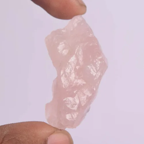 Vista 2 de Cuarzo rosa áspero natural sin calentar 81.00 Ct sin cortar crudo curativo cuarzo rosa piedra preciosa suelta, Piedra, Cuarzo rosa mejorado