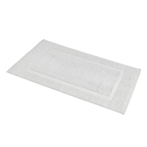 Vista 6 de Amazon Basics Alfombra de baño con bandas, 31 pulgadas de largo x 20 pulgadas de ancho, color negro