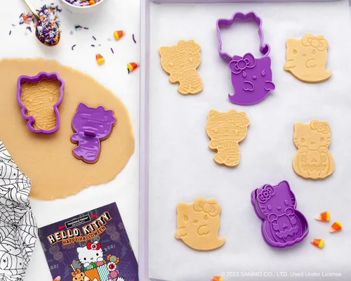 Vista 3 de Handstand Kitchen Hello Kitty - Juego de fiesta de galletas de Halloween con sellos de galletas, espátula y más - Jubilado