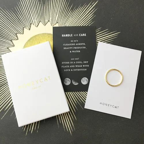Vista 5 de Honeycat Anillo de cristal punteado en oro, oro rosa o plata Joyería minimalista y delicada