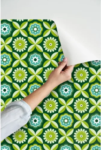 Vista 3 de Papel tapiz para despegar y pegar, diseño retro verde con diseño de flores vintage botánicas de los años 70 y 1960 Spoonflower