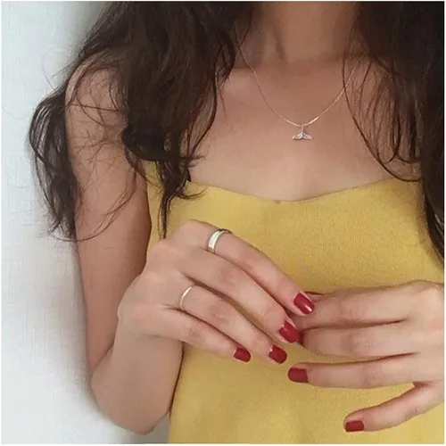 Vista 4 de Collar de plata de ley con forma de cola de sirena de cristal para mujeres y niñas delicada colgante de cola de ballena de delfín de peces