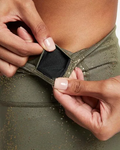 Vista 5 de Nike One - Leggings estampados de tiro medio para mujer