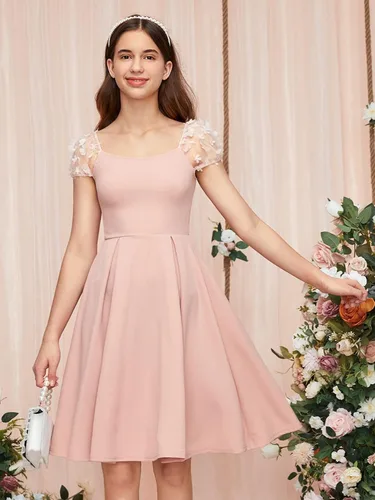 Vista 2 de WDIRARA Vestido de malla con apliques de malla con cuello cuadrado y dobladillo con volantes para niña