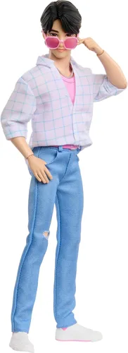 Vista 5 de Mattel Kpop Demon Hunters Saja Boys Jinu Fashion Doll con aspecto de rendimiento "Soda Pop" con 2 accesorios, inspirado en la película