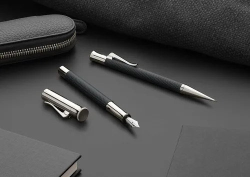 Vista 4 de Graf von Faber-Castell Pluma estilográfica mediana Guilloche - Cisele Black