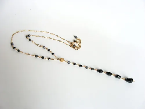 Vista 8 de Long gold hematite Y necklace, lariat, elegant slim statement piece, adjustable length, long drop, handmade