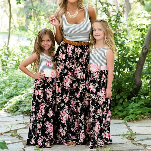 Vista 2 de HEWUQI Mommy and Me - Vestido a juego sin mangas bohemio floral a juego para la familia vestido casual de verano vestido de playa