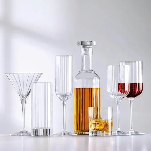 Vista 4 de Luigi Bormioli 11284/01 Bach - Juego de 4 copas de vino tinto transparentes de 13.5 oz