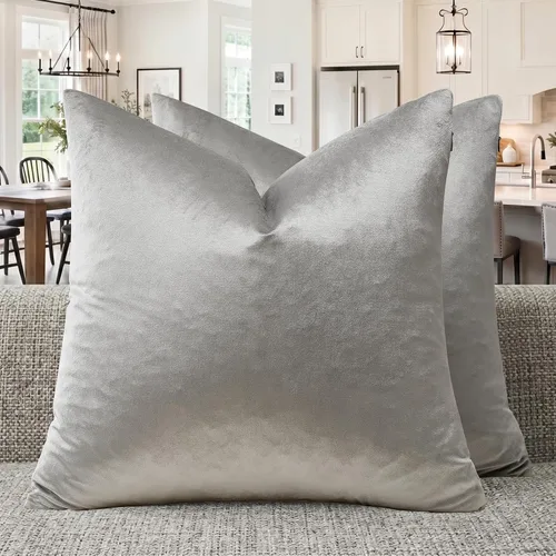 Vista 204 de GIGIZAZA Juego de 2 fundas de almohada doradas de terciopelo de 20 x 20 pulgadas para sofá Almohadas para sofá, tela texturizada suave de 9.88