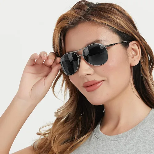 Vista 7 de BOTPOV Gafas de sol de aviador para hombres y mujeres, polarizadas, protección UV400, lente espejada, marco de metal con bisagras de resorte..