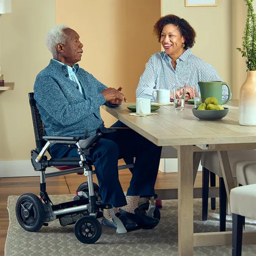 Vista 7 de Journey Zoomer - Silla eléctrica eléctrica - Silla de ruedas ligera plegable con pilas para adultos y personas mayores, capacidad de peso de 300