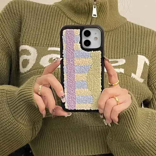 Vista 4 de Funda estética a cuadros compatible con iPhone 12 y iPhone 12 Pro, funda de alfombra mullida con bordado retro a cuadros para iPhone 12/12 Pro