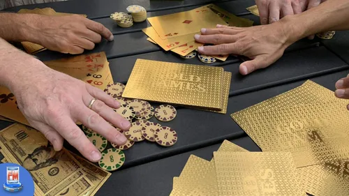 Vista 4 de Fotorama Gold Games - Cartas de juego doradas, Pro-Shuffle, resistentes al agua, ideales para cualquier juego de cartas, trucos de magia, verdadero
