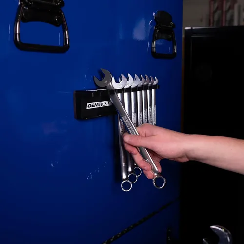 Vista 8 de OEMTOOLS 22513 Soporte magnético para llaves y organizador de herramientas, imán sostiene hasta 10 llaves en la mayoría de superficies metálicas