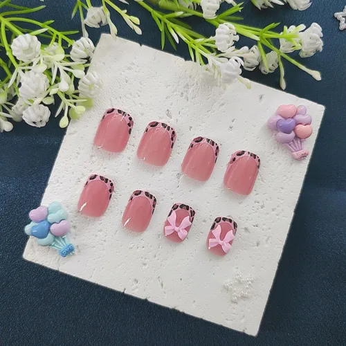 Vista 8 de Uñas Postizas Cuadradas Cortas con Diseños de Lazo 3D, Uñas Postizas de Leopardo con Punta Francesa, Uñas Adhesivas Brillantes, Uñas Acrílicas Nude
