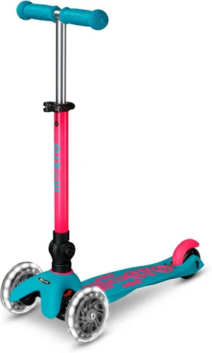 Vista 13 de Micro Kickboard - Mini Deluxe Scooter LED Plegable, 3 Ruedas, Inclinarse para Dirigir, Scooter Micro de Diseño Suizo con Ruedas LED que se Iluminan