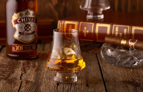 Vista 5 de Juego de 4 vasos de cristal de whisky bourbon - Vasos de degustación de borde estrecho - Hecho a mano - Bueno para brandy escocés de coñac - 9