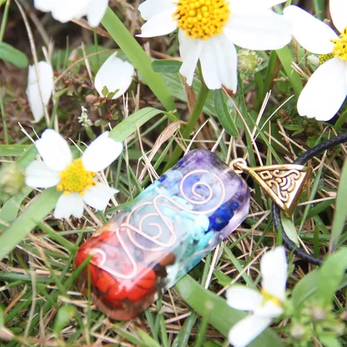 Vista 6 de Orgone Chakra Pendant 7 Chakra Stones Necklace Orgonite Pendant with Adjustable Cord Crystals Necklace for Women Men