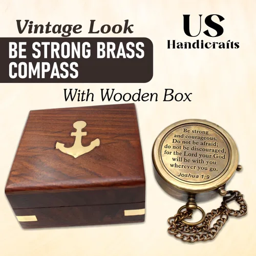 Vista 2 de Compass with Stamped Wooden Case