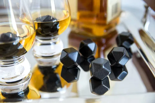 Vista 4 de Outset Chillware - Piedras de whisky, granito, juego de 9