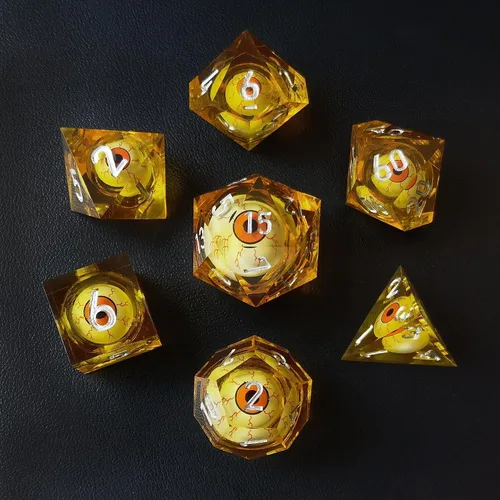 Vista 7 de BESCON - Juego de dados poliédricos con núcleo líquido con bordes afilados, dados poliédricos con borde de afeitar con globo ocular rodante