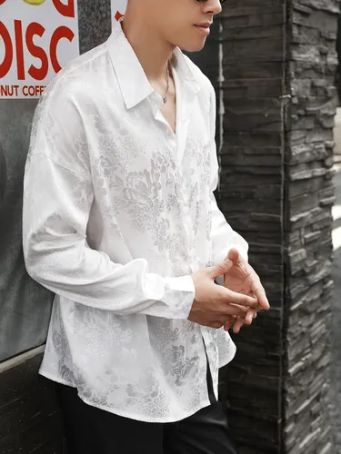 Vista 4 de OYOANGLE Camisa floral de manga larga con botones y cuello de solapa para hombre color liso