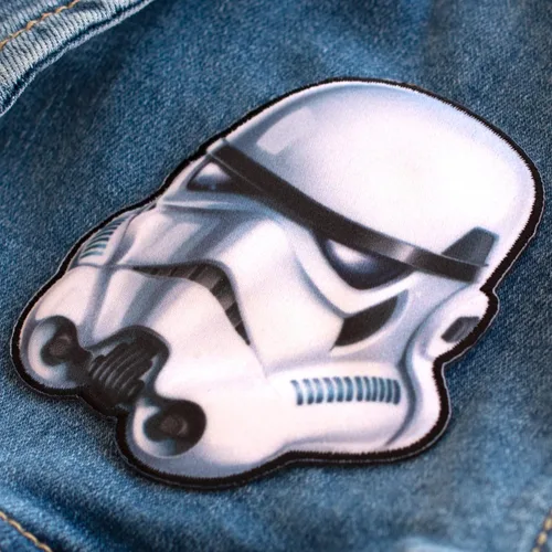 Vista 3 de Simplicity Star Wars Stormtrooper Parche termoadhesivo para ropa, chaquetas y mochilas, 3 pulgadas de ancho x 3.25 pulgadas de alto, multicolor