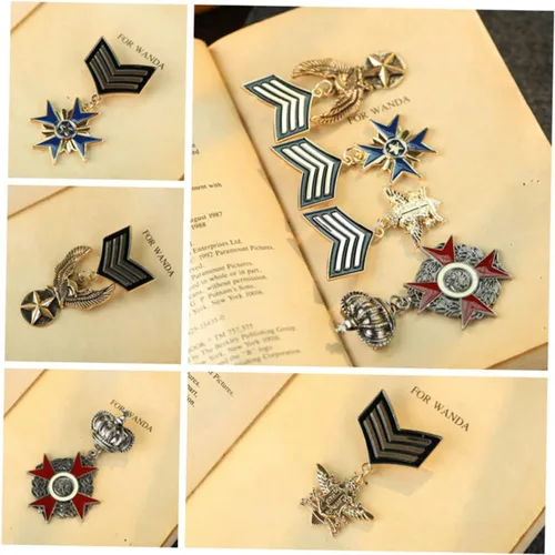 Vista 4 de Amosfun Pin de solapa de cumpleaños para hombre, disfraz de estrella, uniforme soviético, disfraz colonial, máscara de gas ruso, 2 uds