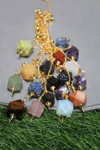 Vista 5 de Jet - Péndulo de cadena de oro hexagonal surtido, único, auténtico, péndulo curativo de chakras, piedra natural, equilibrio de chakras, radiestesia