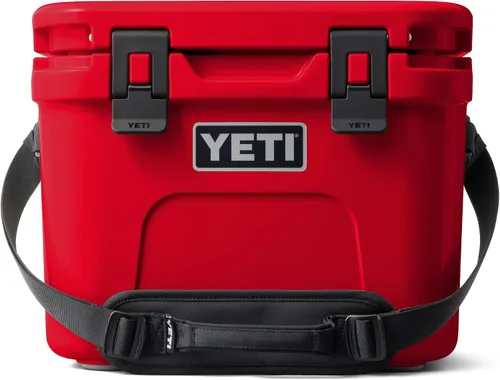 Vista 29 de YETI Roadie 15 - Enfriador duro con correa de hombro DoubleDuty