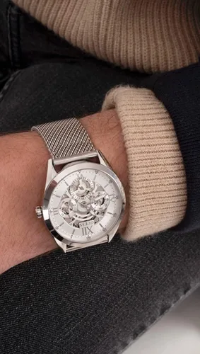 Vista 6 de GUESS US Men's Silver-Tone Watch, one