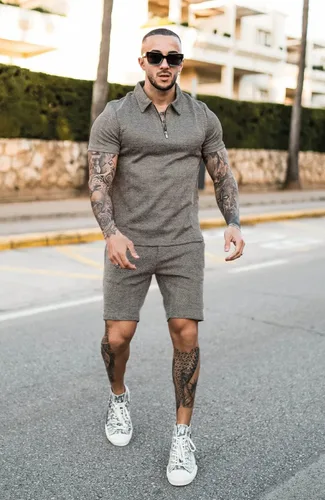 Vista 2 de Wangdo Conjunto deportivo de 2 piezas de camisa polo y pantalones cortos para hombre, trajes de verano casuales de manga corta con cremallera
