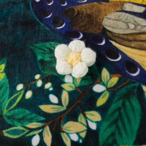 Vista 4 de JWH Funda de almohada con estampado de flores de pavo real azul y verde, funda de almohada decorativa de chenilla con borlas para cama, sala