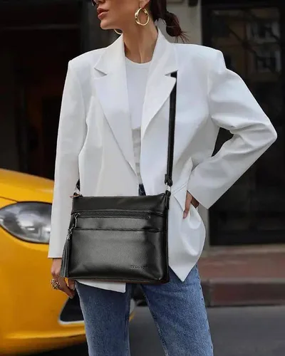 Vista 2 de MASINTOR Bolsos cruzados para mujer, bolso cruzado ligero y mediano, de cuero suave, bolsos de hombro para mujer con borla, Negro puro, Bandolera