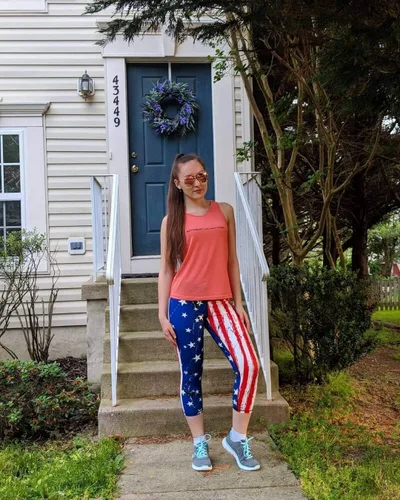 Vista 8 de COOLOMG Pantalones de yoga para mujer, mallas capri para correr, leggings de tiro bajo, entrenamiento, gimnasio con bolsillos ocultos