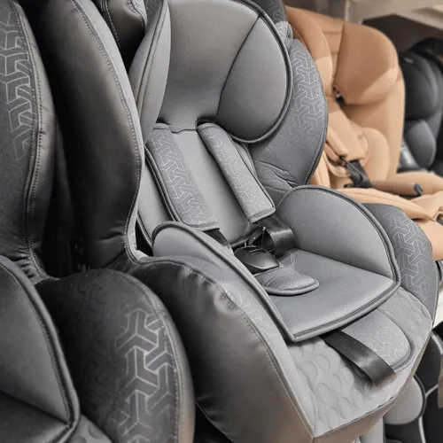 Vista 6 de Buckle Boss® Transit para asientos convertibles Evenflow (SOLO protector de cinturón de ASIENTO) Cubiertas de botón de cinturón de seguridad