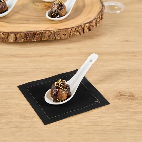 Vista 9 de Restaurantware Cuchara de degustación asiática de 4.9 pulgadas: aperitivo de porcelana blanca y cuchara de sopa - Perfecto para eventos de catering